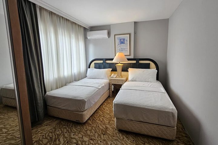 Room 9 of 116