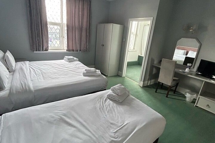 Room 17 of 32