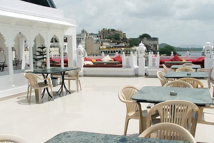 Terrace/Patio 10 of 16