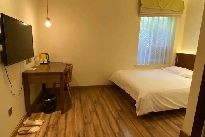 Room 14 of 91
