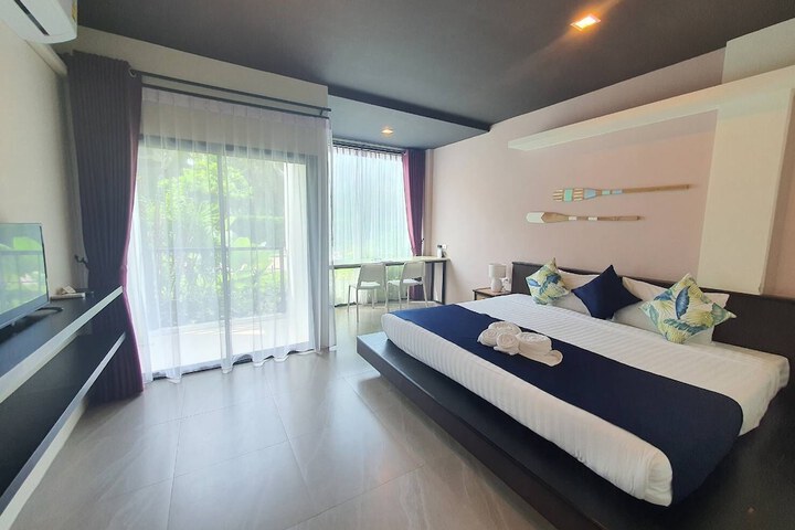 Room 4 of 107