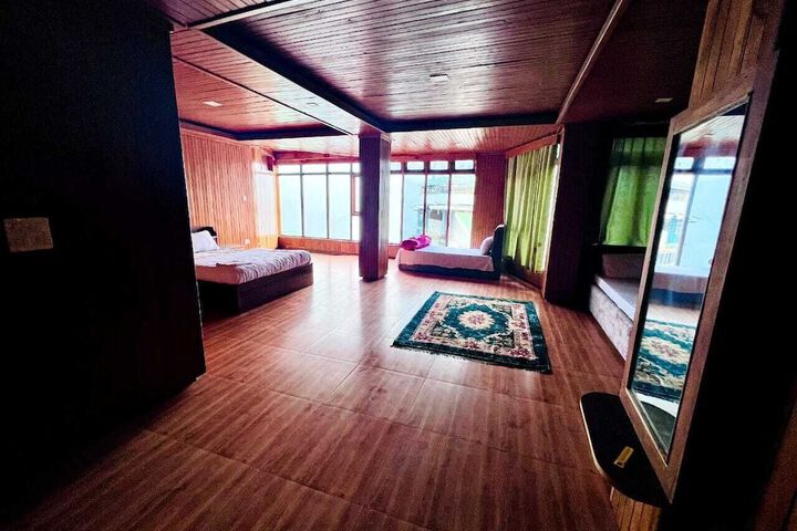 Room 18 of 29