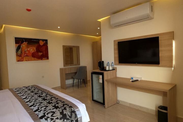 Room 25 of 30