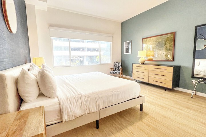 Room 2 of 49