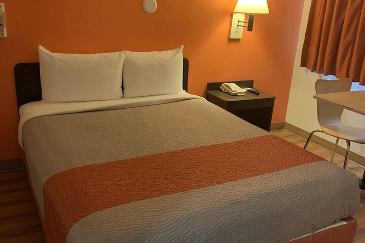 Room 3 of 47
