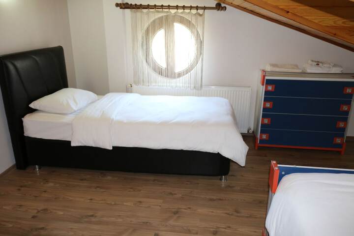 Room 8 of 62