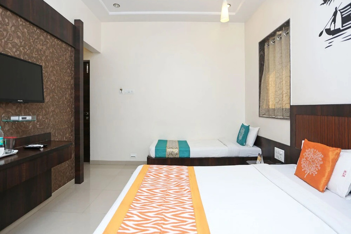 Room 7 of 13