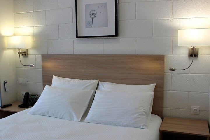 Room 5 of 35