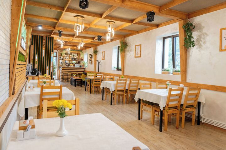 Dining 94 of 149