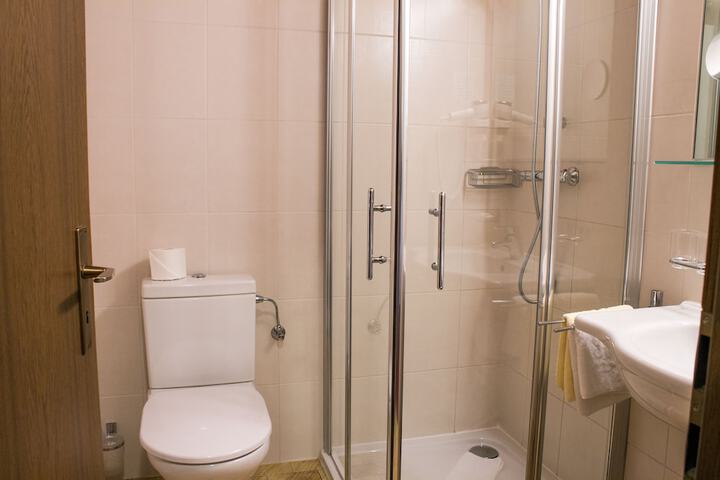 Room 18 of 26