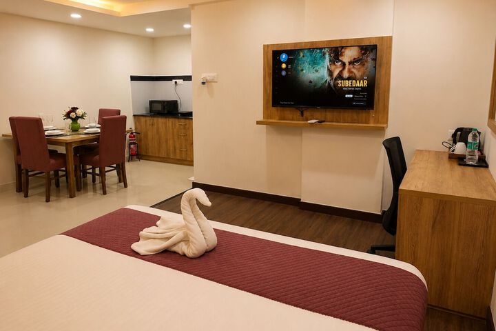 Room 5 of 32