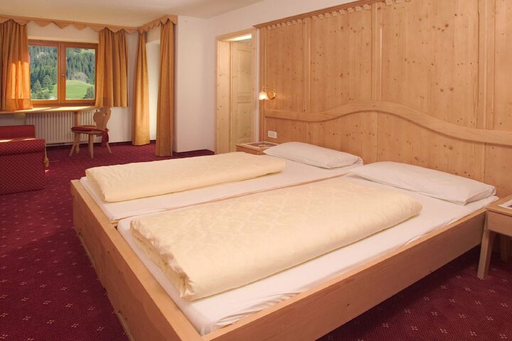 Room 5 of 36