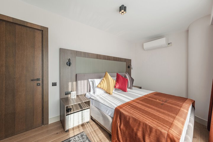 Room 34 of 86