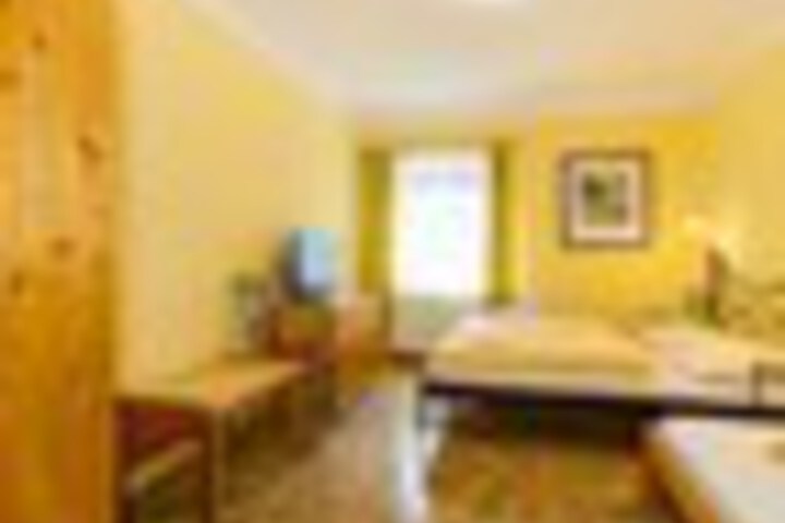 Room 41 of 75