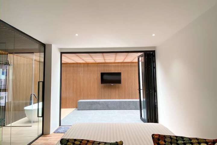 Room 18 of 52