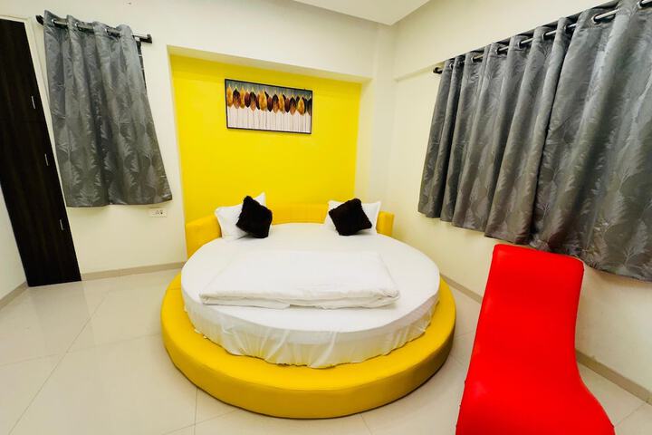 Room 11 of 27