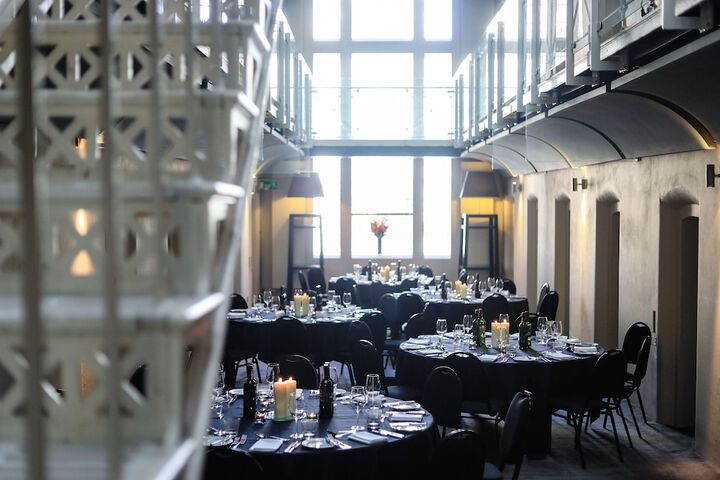 Ballroom/Hall 93 of 122
