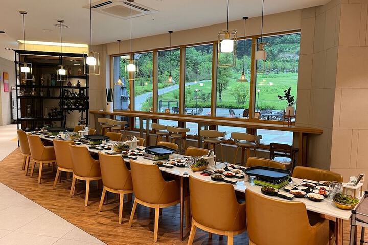 Dining 54 of 80