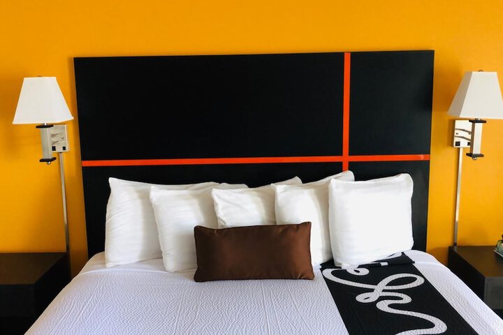 Room 18 of 40