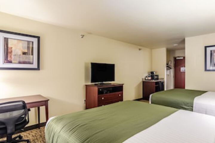 Room 25 of 108