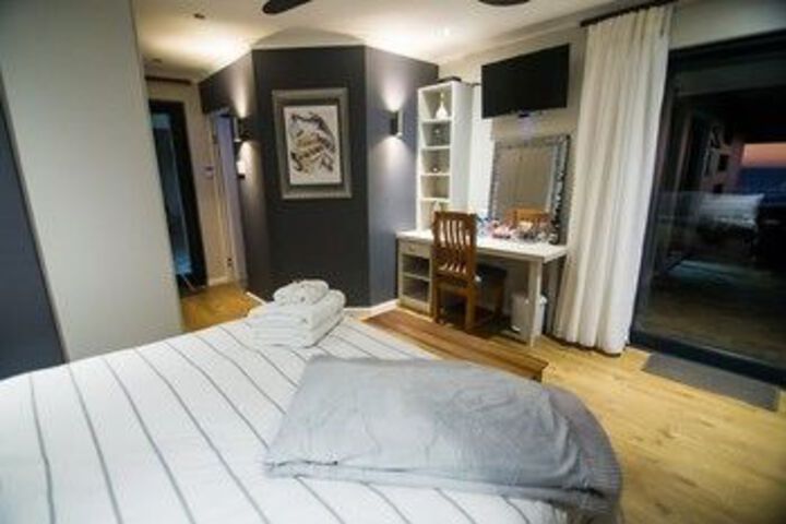 Room 33 of 57