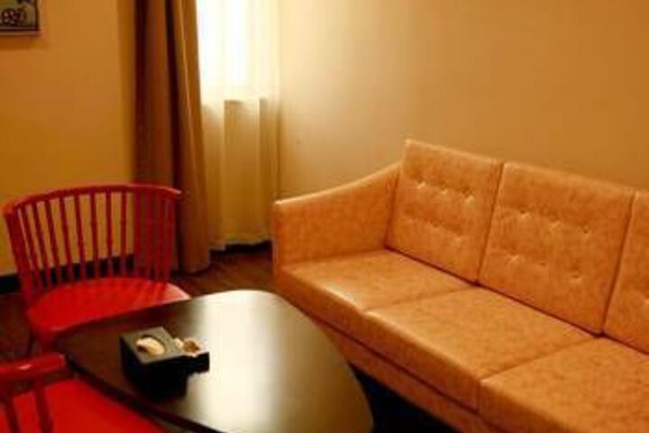 Room 9 of 9