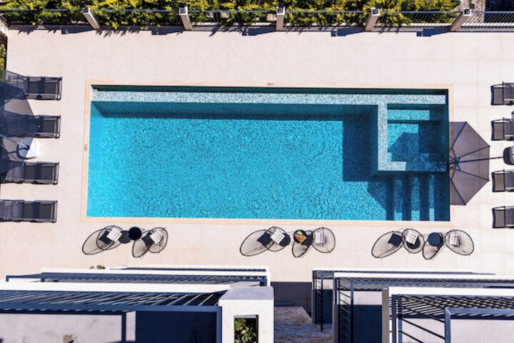 Pool 65 of 91