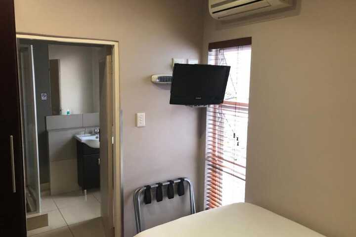 Room 21 of 108
