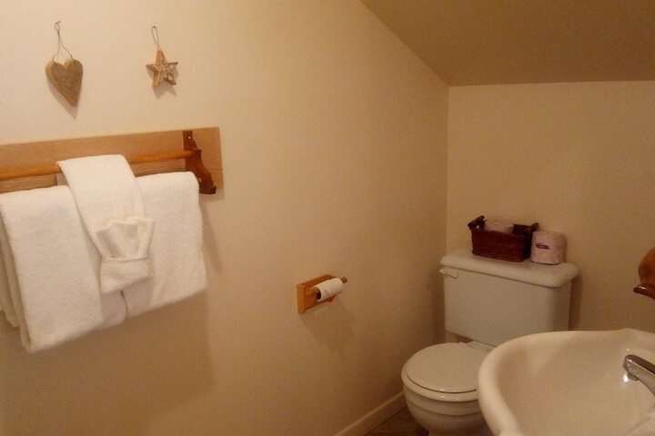Room 33 of 60