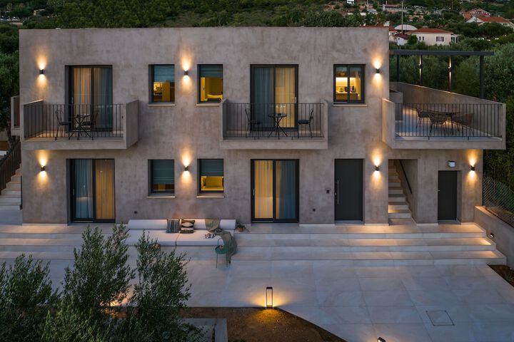 Topos Suites