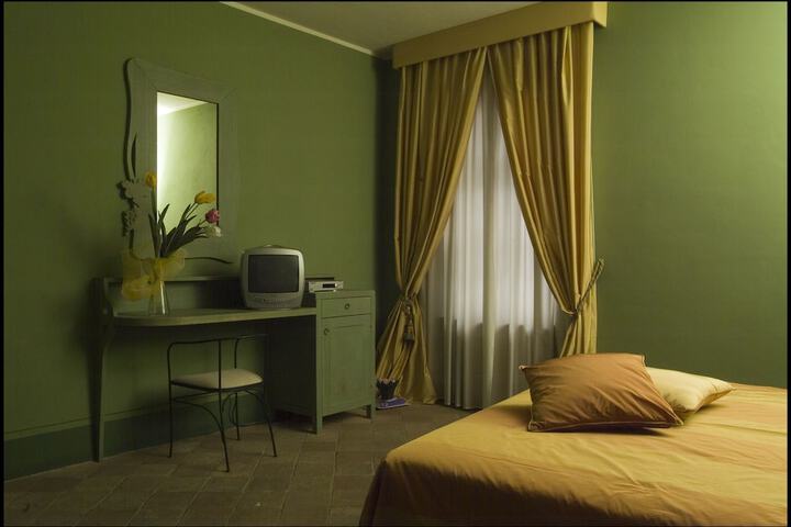 Room 3 of 21