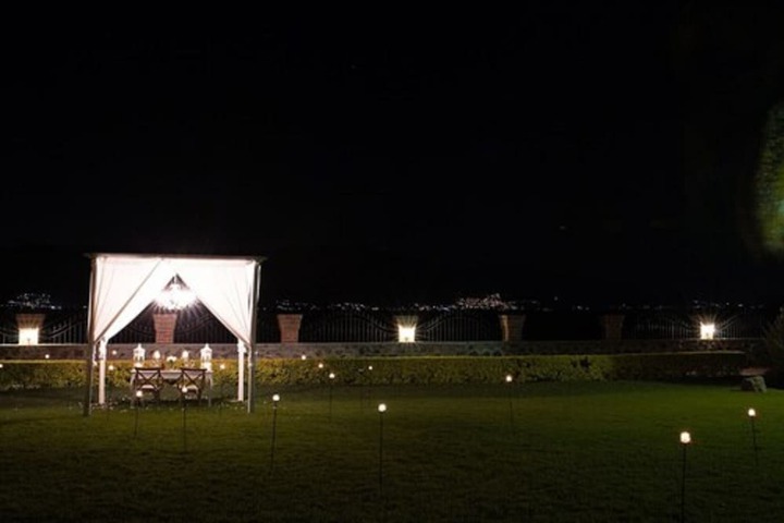 Dining 33 of 55