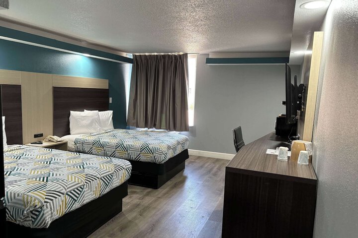 Room 9 of 34
