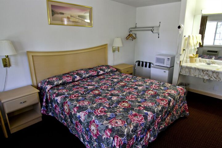 Room 9 of 26