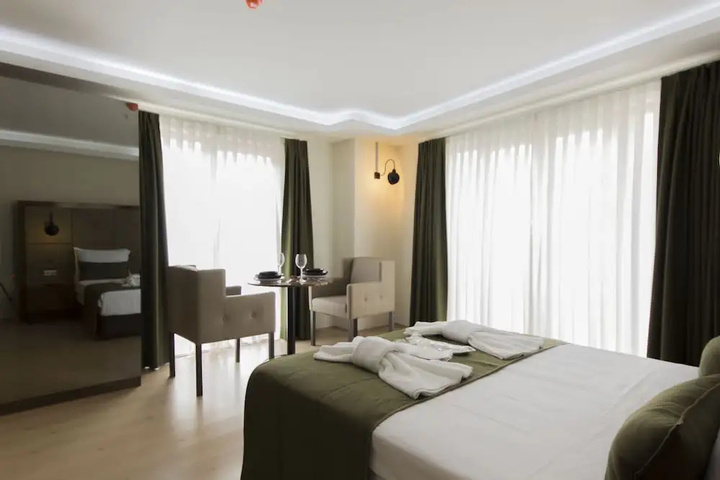 Room 3 of 21
