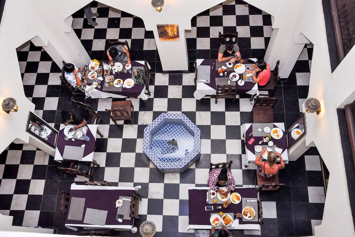 Dining 89 of 92