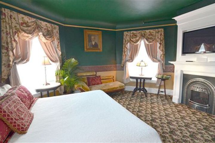 Room 13 of 155