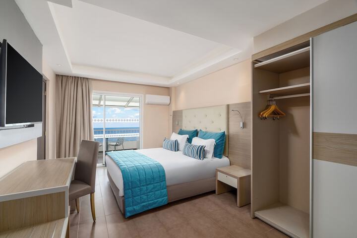 Room 47 of 184