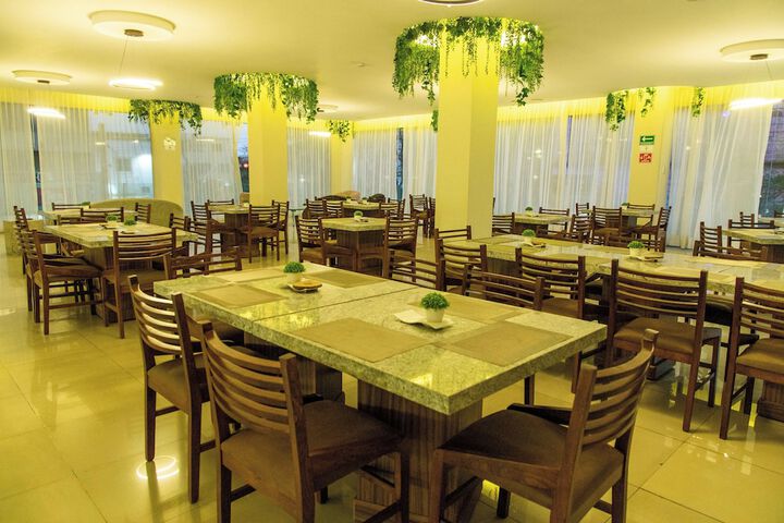 Dining 77 of 91