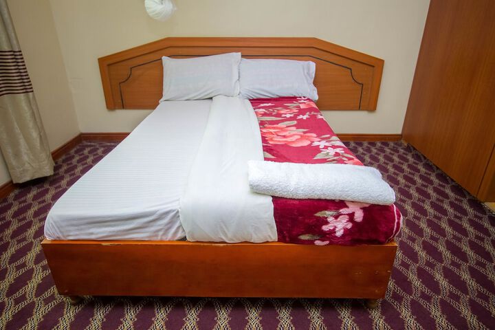 Room 5 of 72
