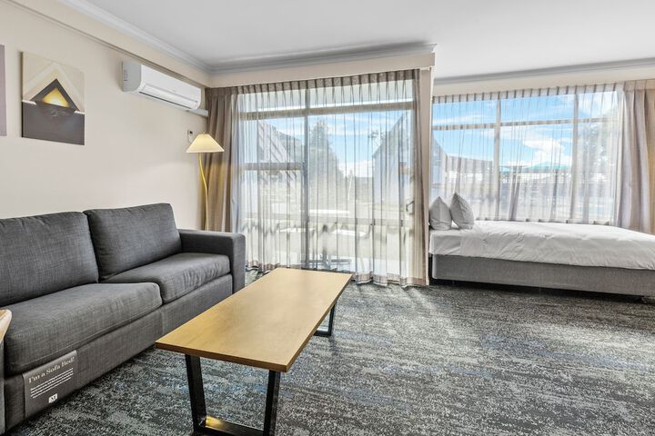 Room 8 of 65