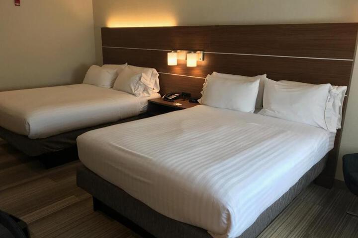 2 Queen Beds (3 of 23)