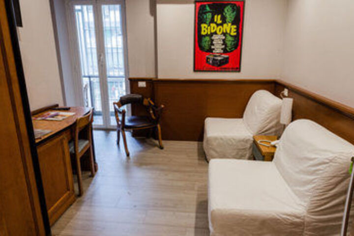 Room 42 of 44