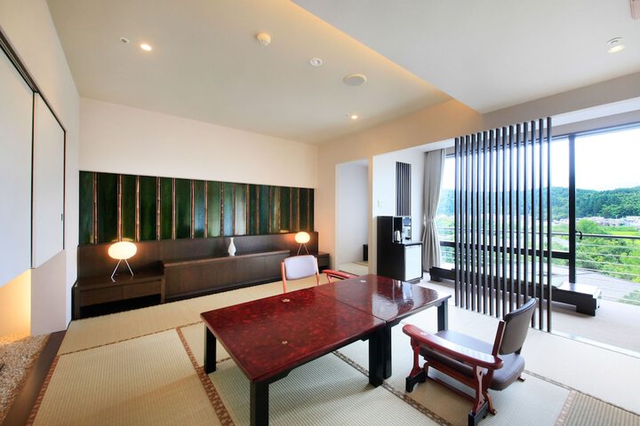 Room 2 of 36