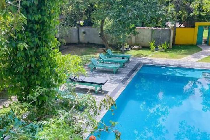 Pool 6 of 10