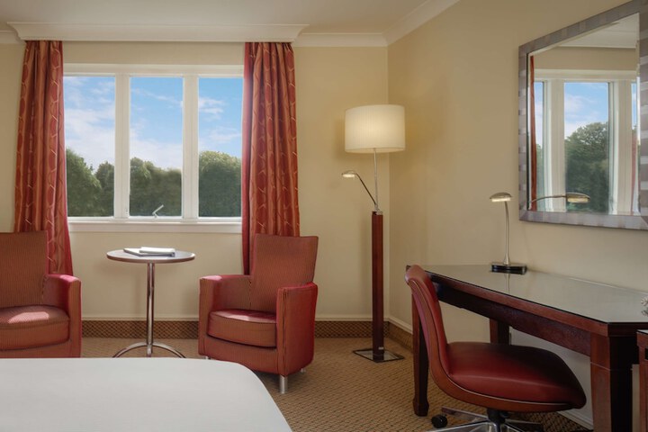 Room 26 of 204