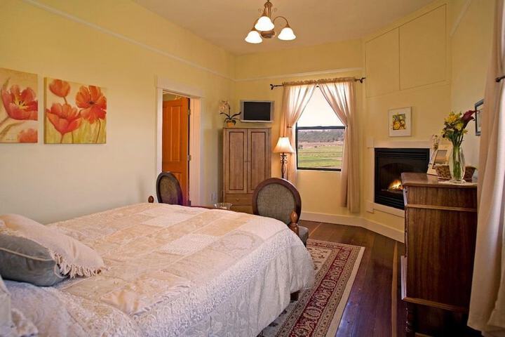 Room 7 of 74