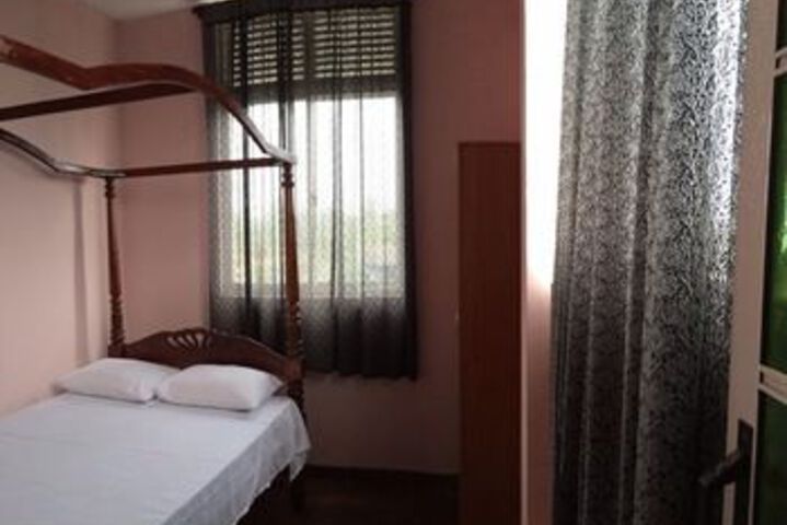 Room 25 of 87