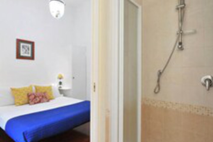 Room 6 of 24