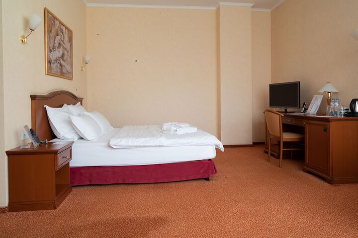 Room 5 of 91